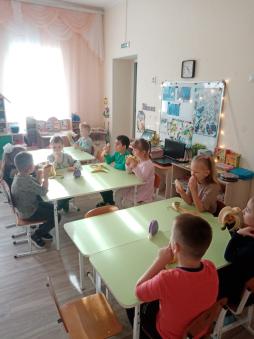 Организация второго завтрака в детском саду.